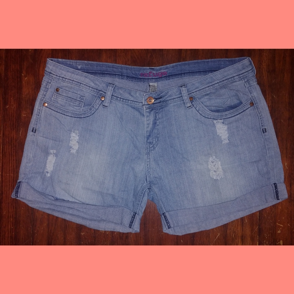 Refuge Charlotte Russe distressed cuffed denim jean Y2K shorts
